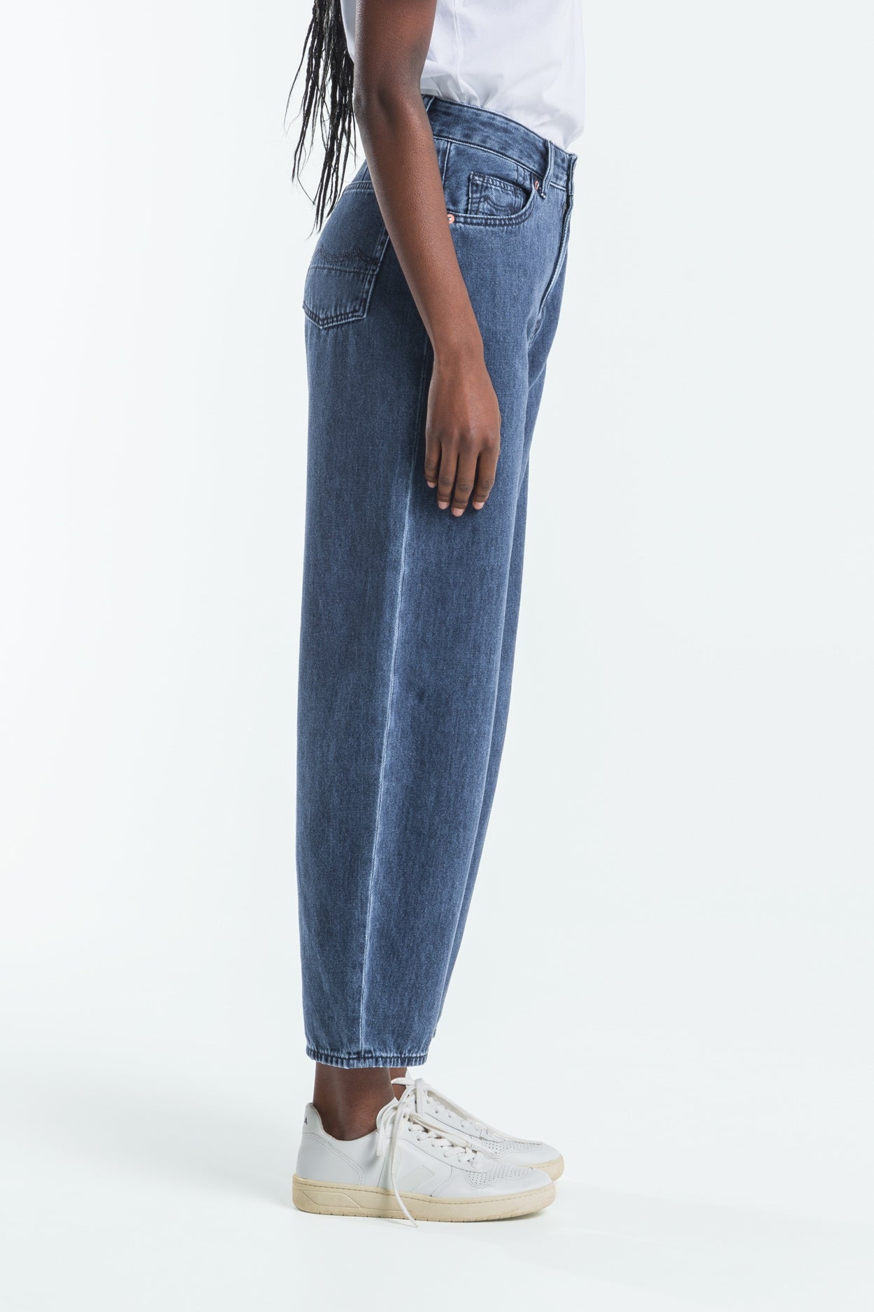 Kings Of Indigo Leila Cropped Alex Dark Worn Jeans